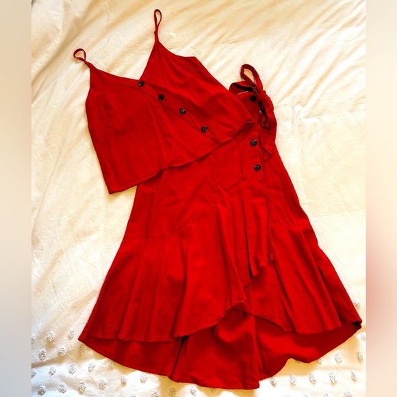 Red Linen Skirt Set: Wrap Skirt and Tank Top - Picture 2 of 5